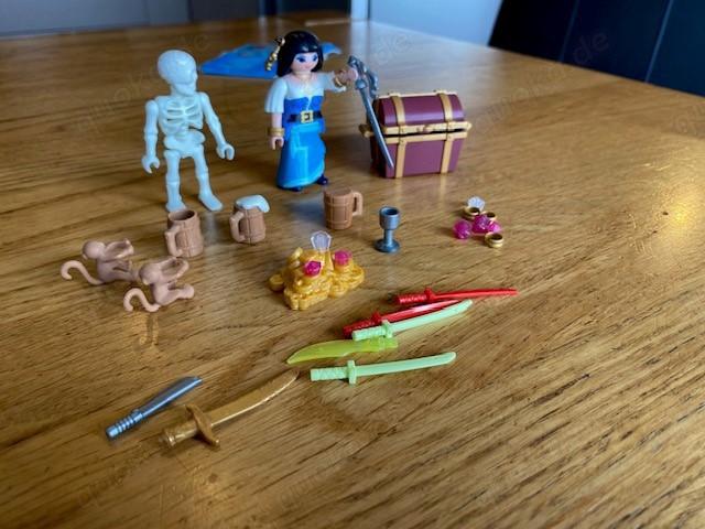 Verkaufe Playmobil Piratin mit Schatztruhe - 1