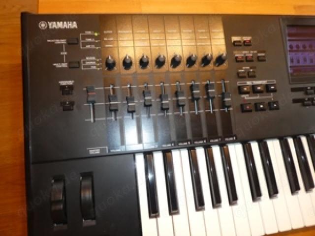 Yamaha MOTIF XF6 Workstation - 1